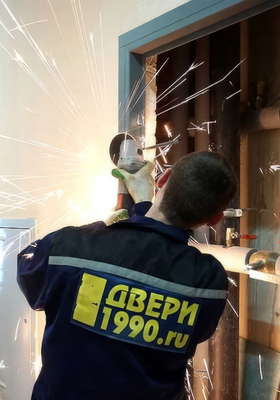 Установка технической двери в тамбур Установка технической двери в тамбур